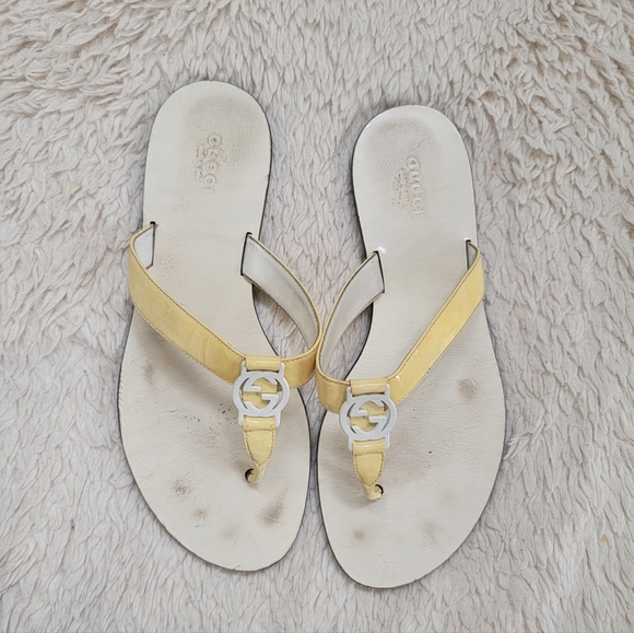 Gucci Patent Leather Thong Sandals - Picture 1 of 7